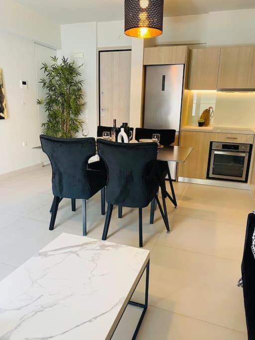 New 2Bd Aprt With Shared Rooftop Pool D3 Афіни Екстер'єр фото